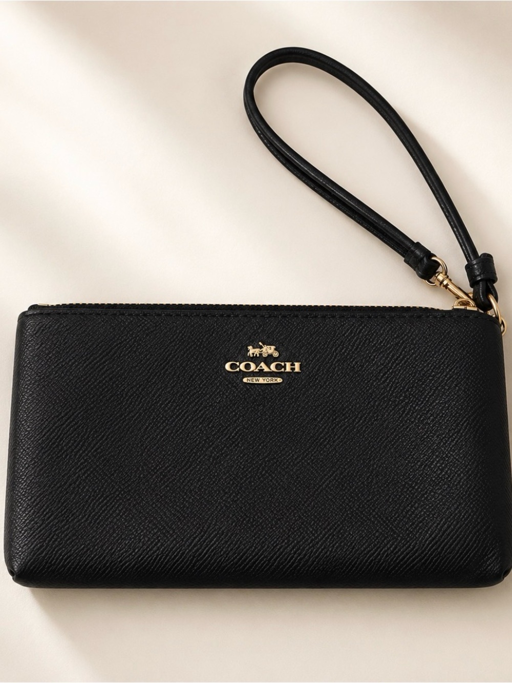 Coach Black Pebbled Leather Wristlet Wallet Clutch Zip Top Gold Hardware